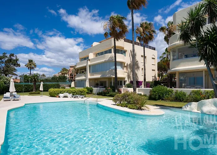 Beachfront Elviria Ii,sea Views, Lovely Terrace And Pool Apartment