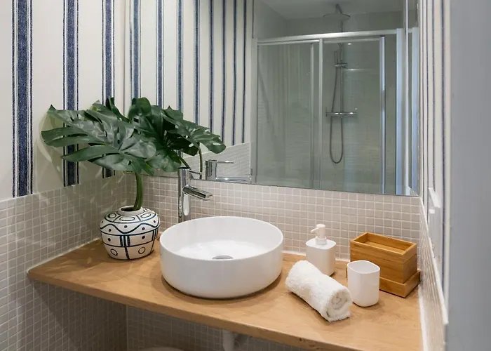 Apartment Beachfront Elviria Ii,sea Views, Lovely Terrace And Pool *