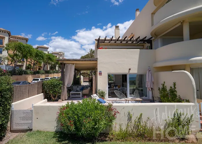 Apartment Beachfront Elviria Ii,sea Views, Lovely Terrace And Pool