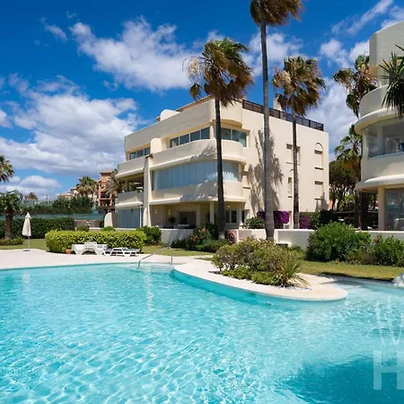 Neptuno Ii Beachfront Elviria,sea Views,lovely Terrace And Pool Apartment
