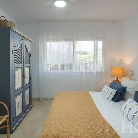 Apartment Neptuno Ii Beachfront Elviria,sea Views,lovely Terrace And Pool Marbella