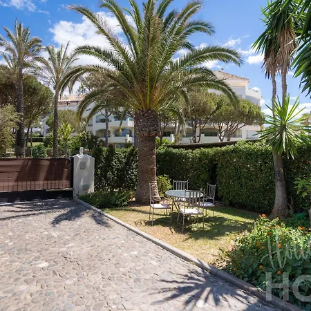 Neptuno Ii Beachfront Elviria,sea Views,lovely Terrace And Pool Marbella