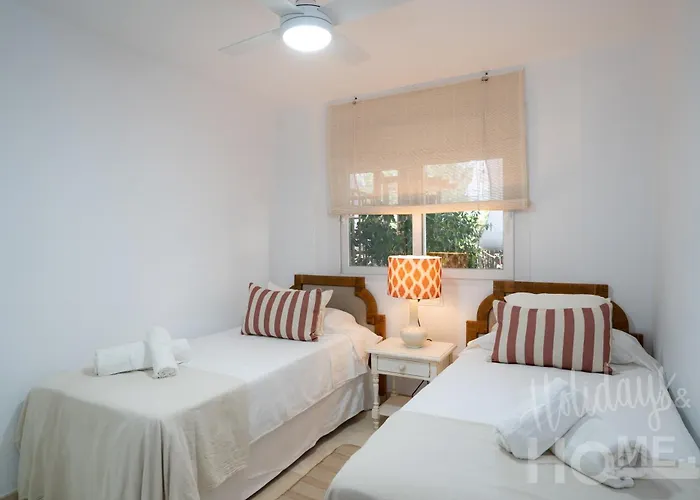 Beachfront Elviria Ii,sea Views, Lovely Terrace And Pool Marbella