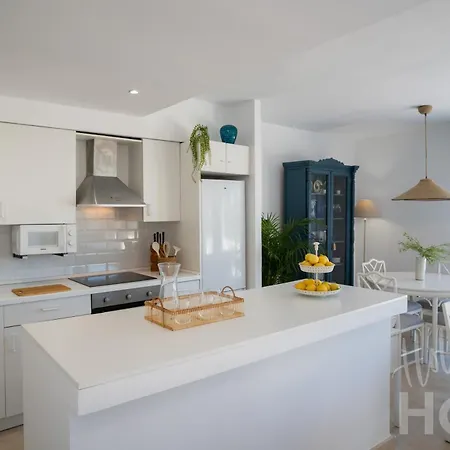 Apartment Beachfront Elviria Ii,sea Views, Lovely Terrace And Pool