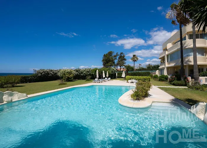 Apartamento Beachfront Elviria Ii,sea Views, Lovely Terrace And Pool Marbella