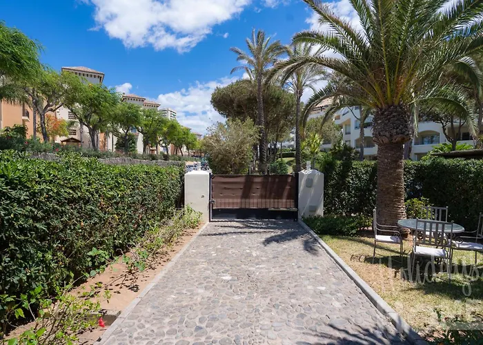 Apartamento Beachfront Elviria Ii,sea Views, Lovely Terrace And Pool